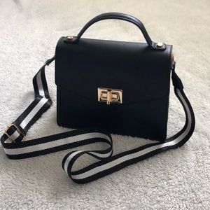 Forever 21 Crossbody 🖤
